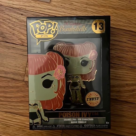 DC Comice Bombshells Poison Ivy Limited Edition Chase Funko Pop Pin - Picture 1 of 8